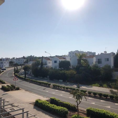 Sunny Holiday By Konnos Paralimni Ngoại thất bức ảnh