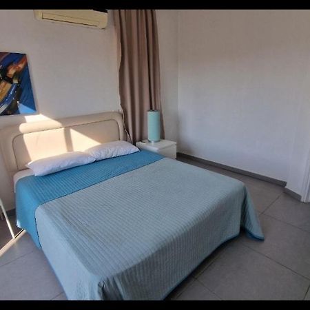 Sunny Holiday By Konnos Paralimni Ngoại thất bức ảnh