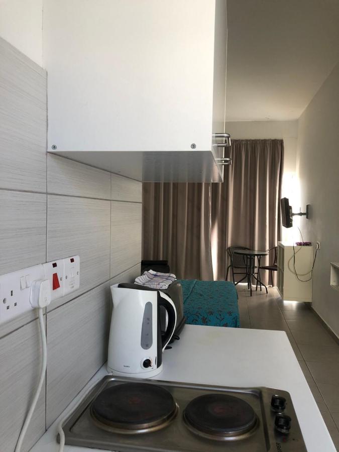 Sunny Holiday By Konnos Paralimni Ngoại thất bức ảnh