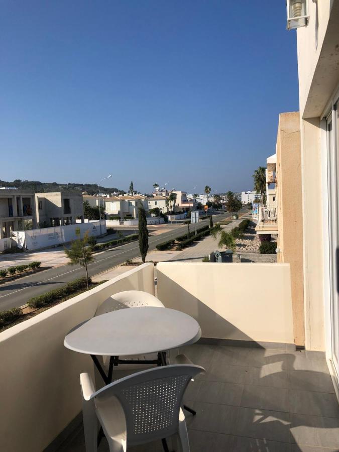 Sunny Holiday By Konnos Paralimni Ngoại thất bức ảnh