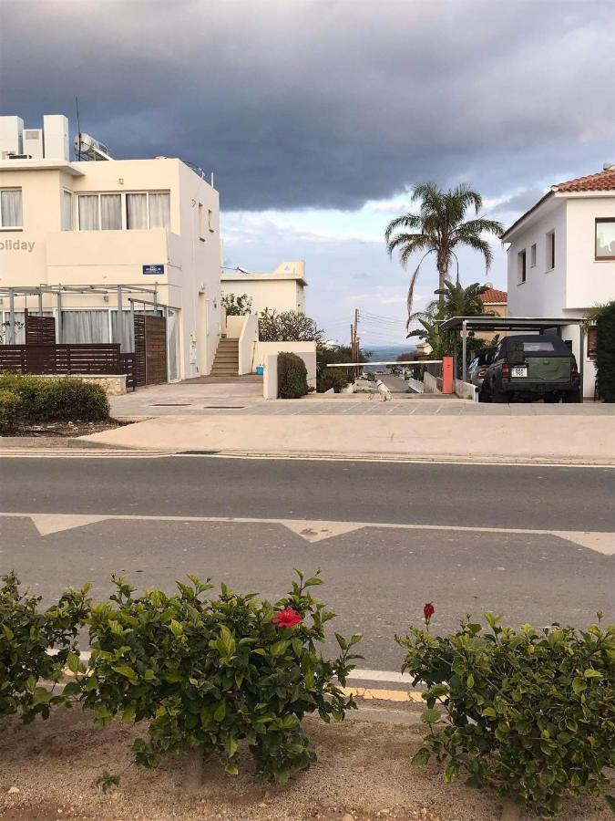 Sunny Holiday By Konnos Paralimni Ngoại thất bức ảnh